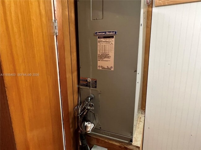 Building Photo - 606 SW 11th St