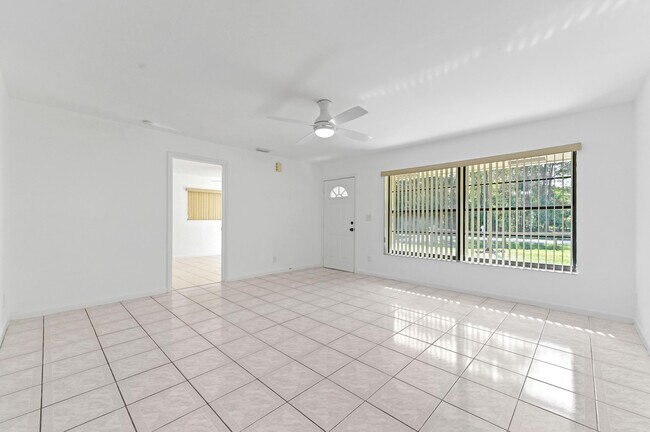 Building Photo - 13751 59th Ct N