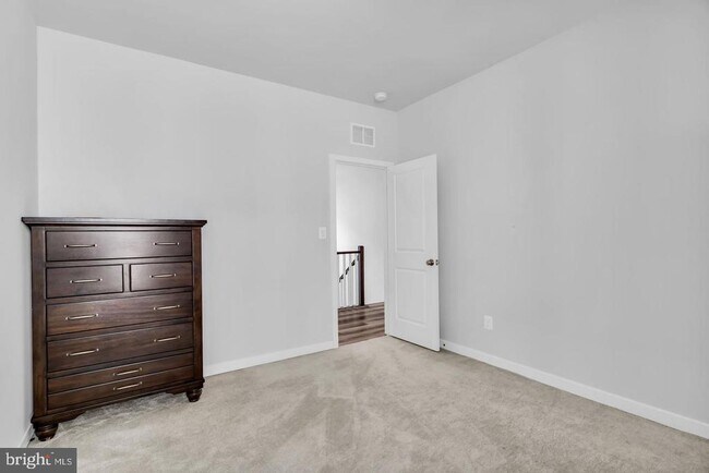 Building Photo - 41919 Spring Air Dr