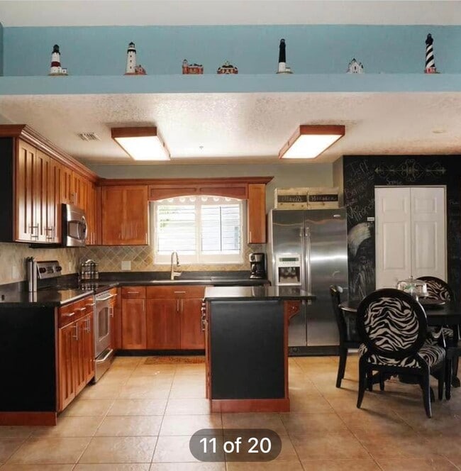 Building Photo - 4892 Erin Ln