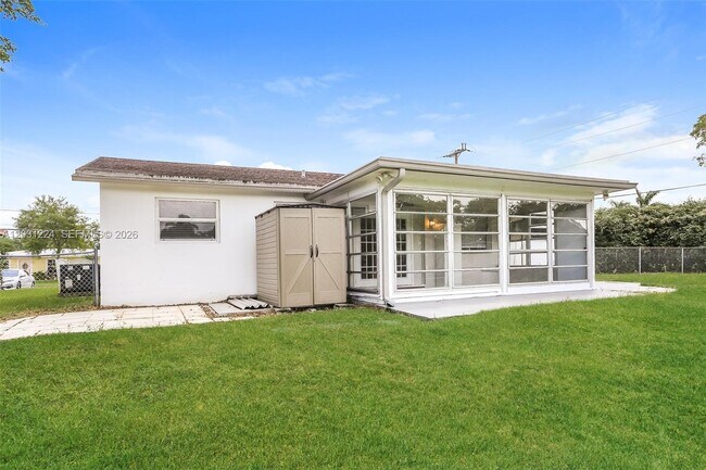 Building Photo - 6119 NW 18th Ct