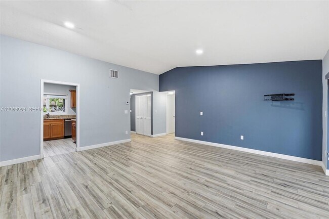Building Photo - 11601 SW 123rd Ave