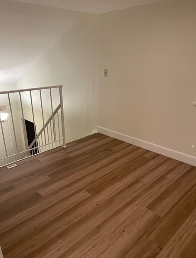 Building Photo - Single Family home in North West
