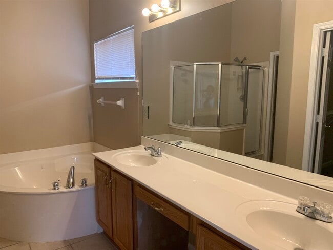 Building Photo - 3962 Neyland Valley Dr