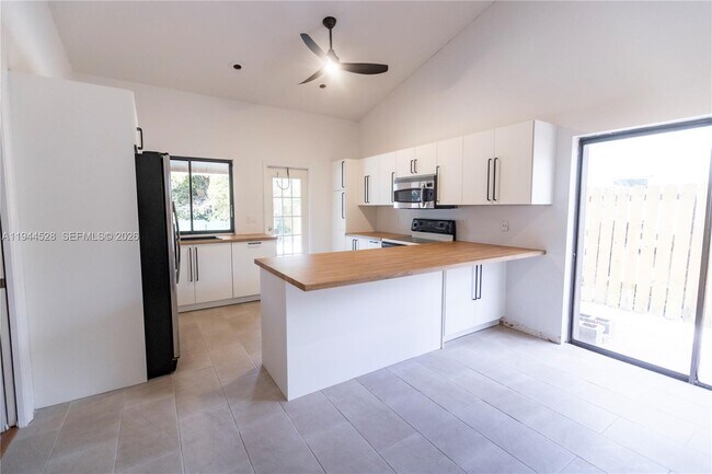 Building Photo - 8775 SW 57th St