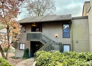Building Photo - 85 Pine Vly