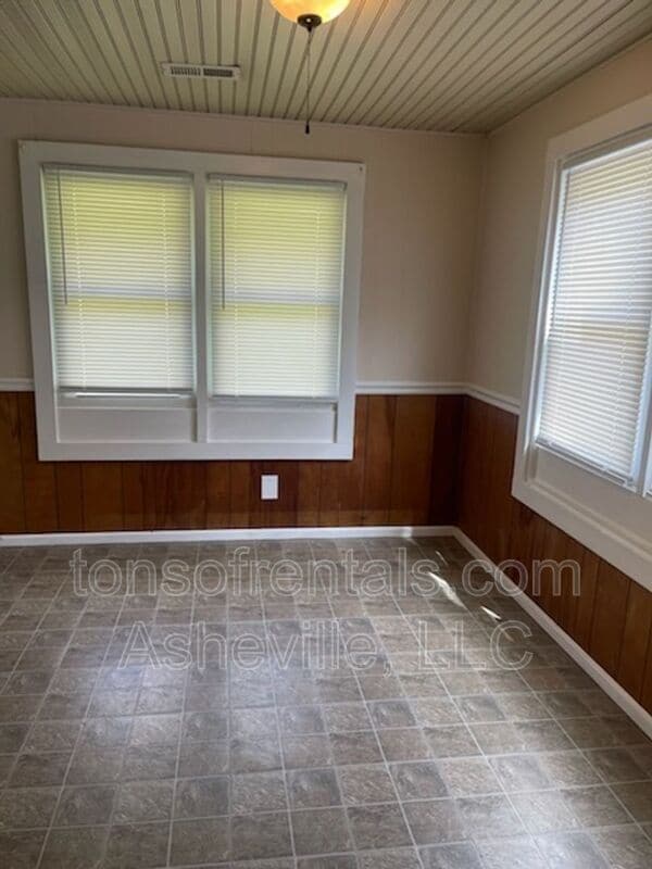 Building Photo - 360 N Jones Creek Rd