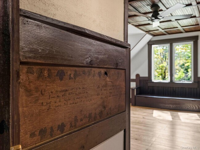 Building Photo - 5 Riverby Ln