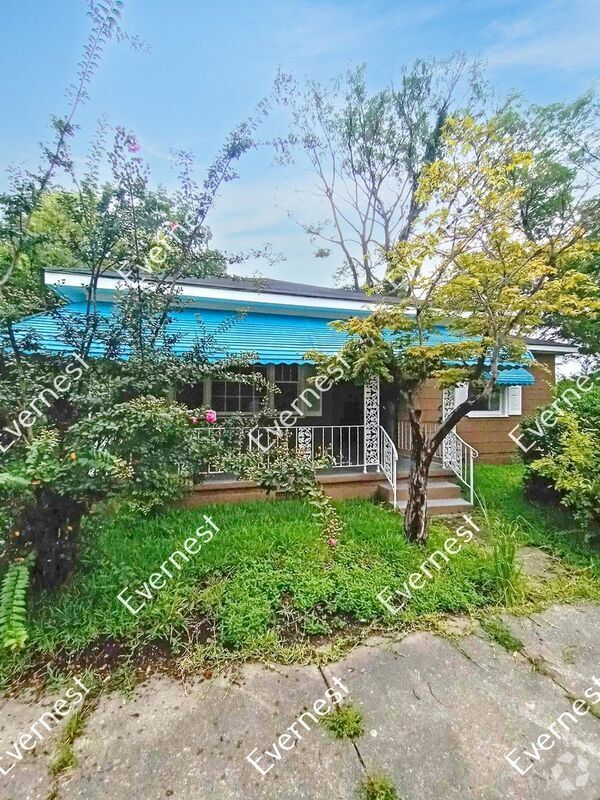 Building Photo - 3402 33rd Ct N