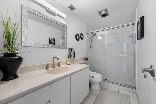 Building Photo - 300 Bayview Dr