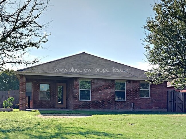 Building Photo - 9804 Southgate Dr
