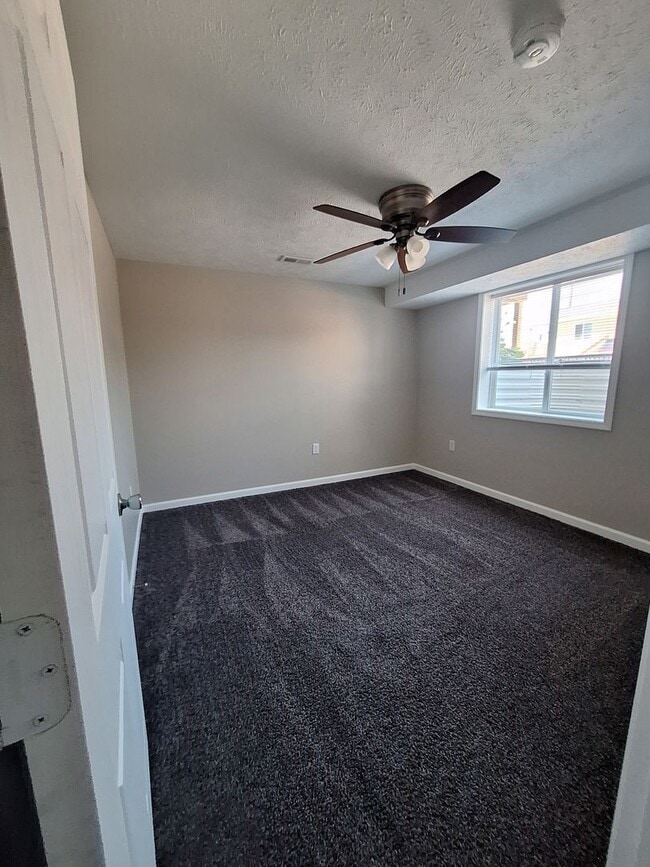 Building Photo - 2 bedroom apartment