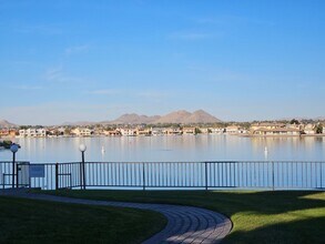 Building Photo - Beautiful condo ready for you to move into!