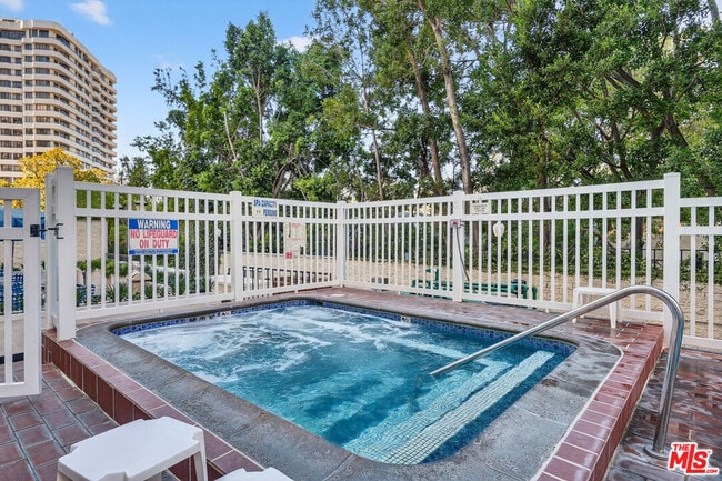 Building Photo - 10535 Wilshire Blvd