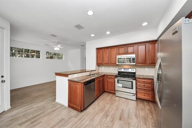 Building Photo - 103 Lakeridge Dr