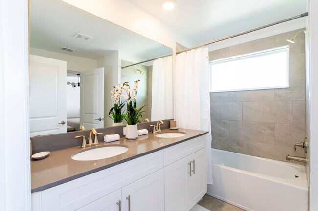 Building Photo - 4343 Scene Ln