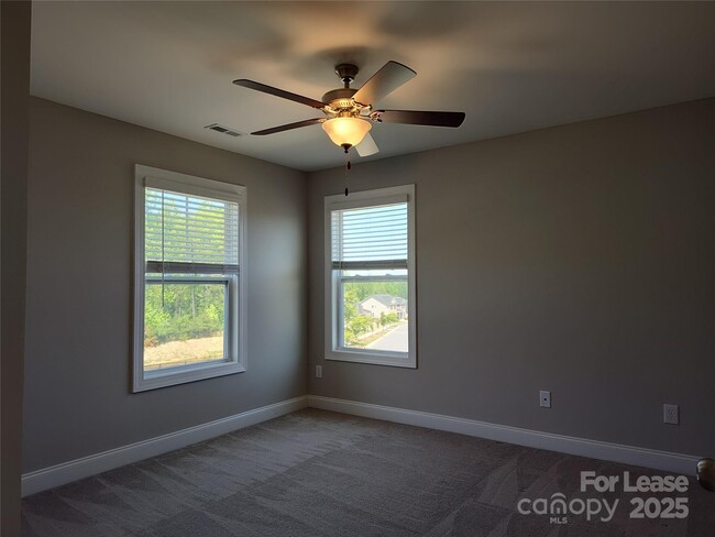 Building Photo - 170 Pine Eagle Dr