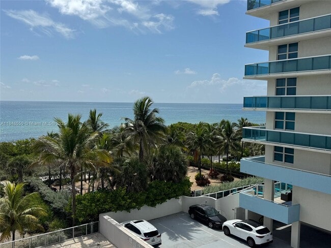 Building Photo - 9225 Collins Ave