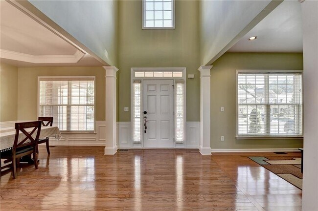 Building Photo - 770 Pimlicon Pl