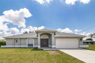 Building Photo - 1107 SE 5th Ave