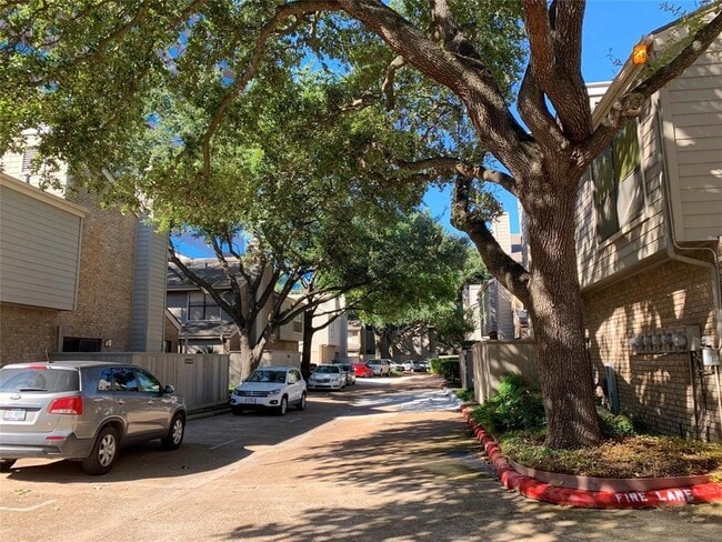 Building Photo - 2601 Augusta Dr