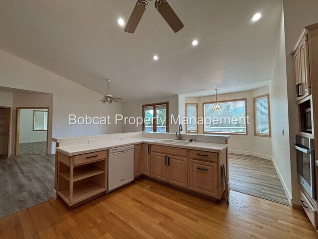 Building Photo - 1300 Bridle Way