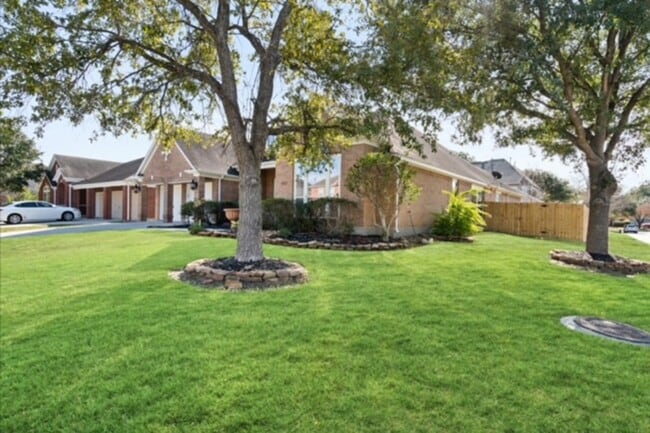 Building Photo - 7103 Hot Creek Trc