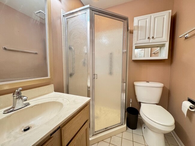 Building Photo - 2515 Live Oak Ln