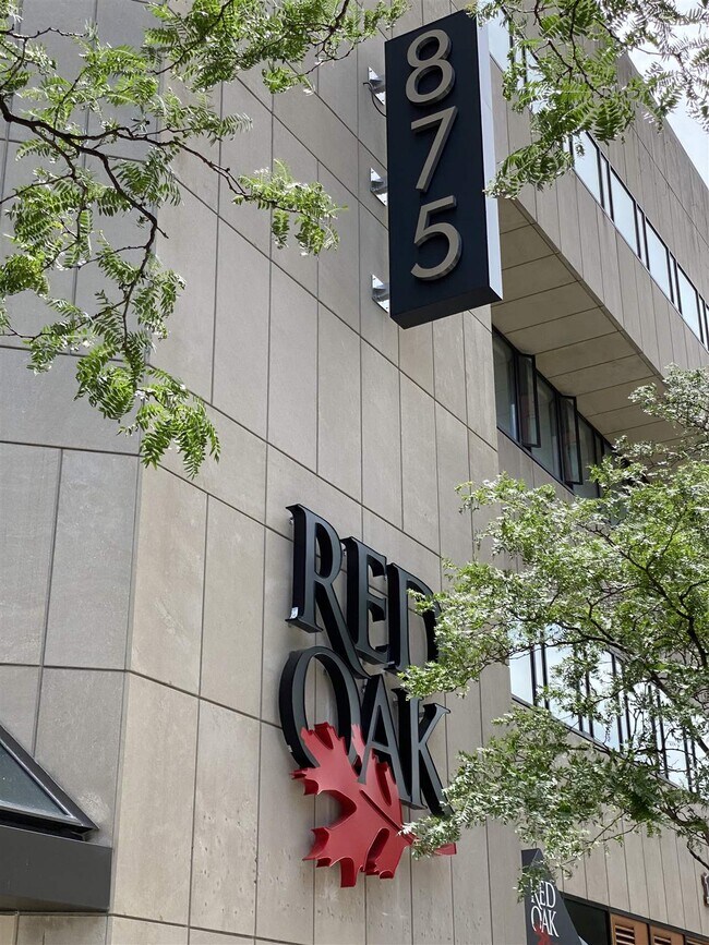 Building Photo - 875 Elm St