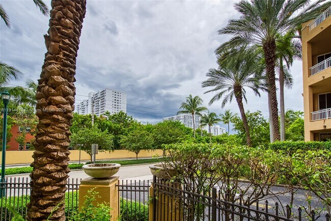 Building Photo - 3001 NE 185th St