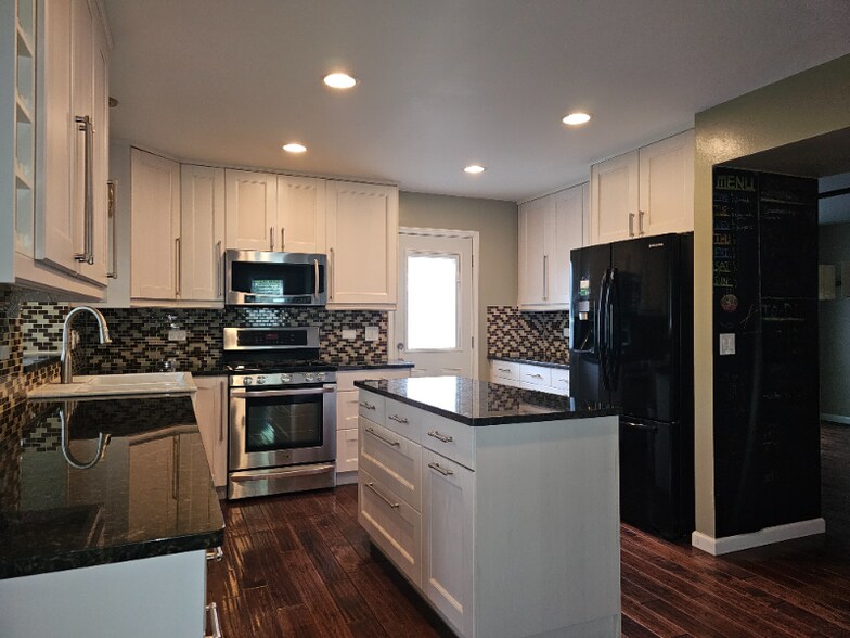 Building Photo - 227 Beaver Creek Dr