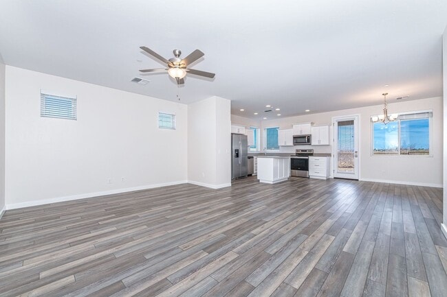 Building Photo - HOUSE -COTTONWOOD - HOA:THE VINEYARDS IN C...