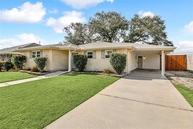 Building Photo - 3512 James Dr