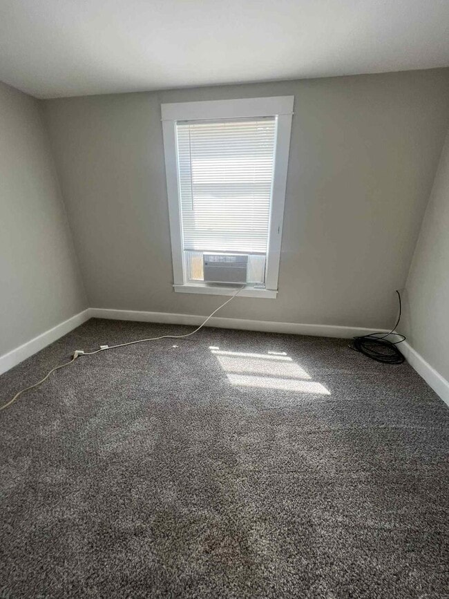 Building Photo - Charming 3-Bedroom, 2-Bathroom Two-Story H...