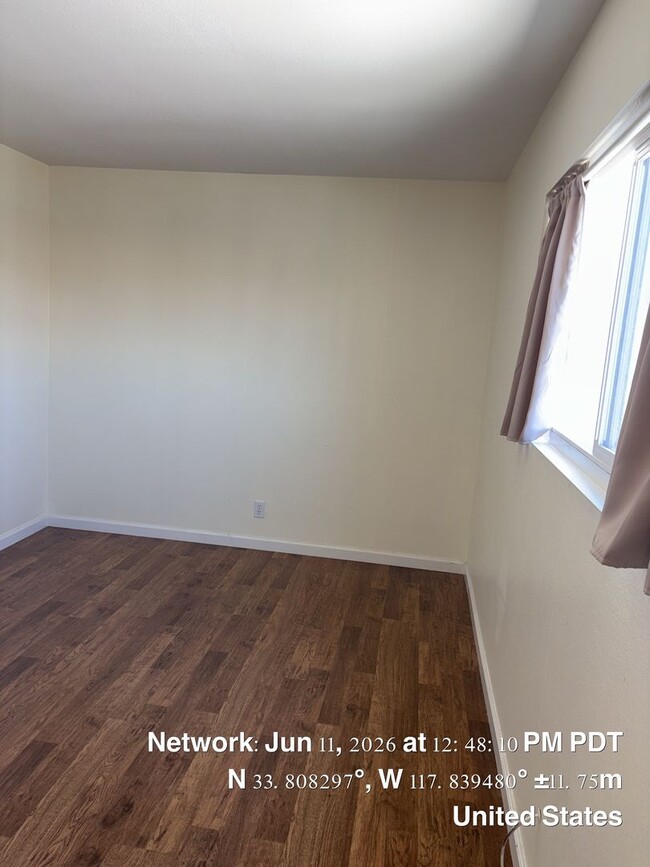 Building Photo - Two bed 1.5 bath townhome available now.