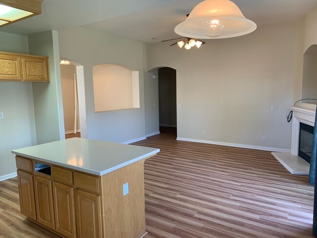 Building Photo - Turlock 4 Bedroom 2 bathroom home Near Chr...
