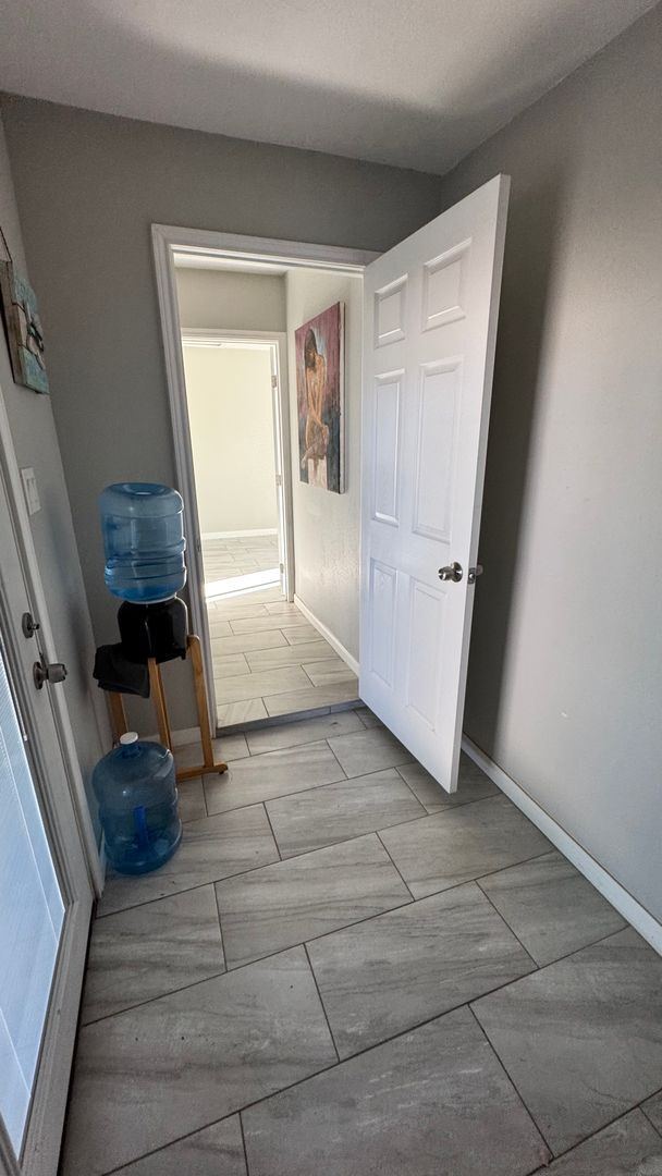 Building Photo - Renovated 4 Bedroom, 2 Bathroom Home in a Prime Phoenix Location!