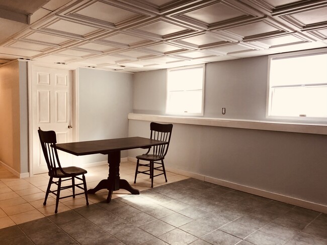 Building Photo - 375 Boston St