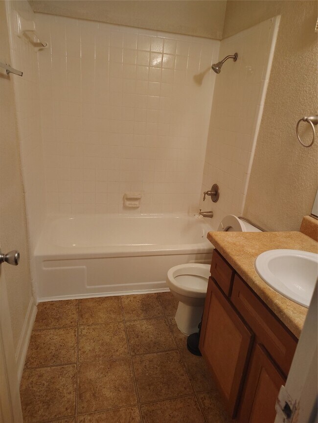 Building Photo - 8100 Creekbend Dr