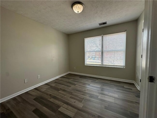 Building Photo - 13202 Fairington Ridge Cir