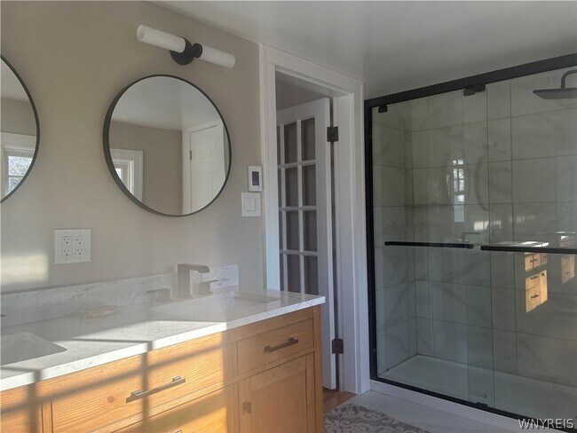 Building Photo - 385 Berryman Dr