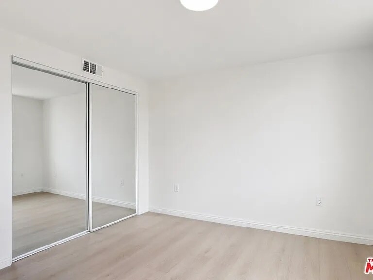 Building Photo - 1673 E 111th St