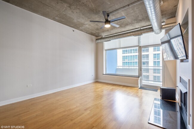 Building Photo - 1305 S Michigan Ave