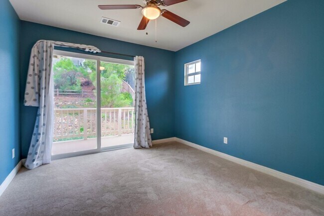 Building Photo - 4 Bedroom Cul-de-Sac home in San Elijo Hills!