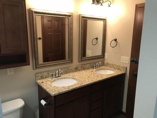 Building Photo - 2318 Lexi Loop SE