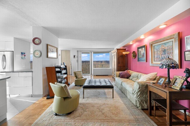 Building Photo - 3333 Henry Hudson Pkwy