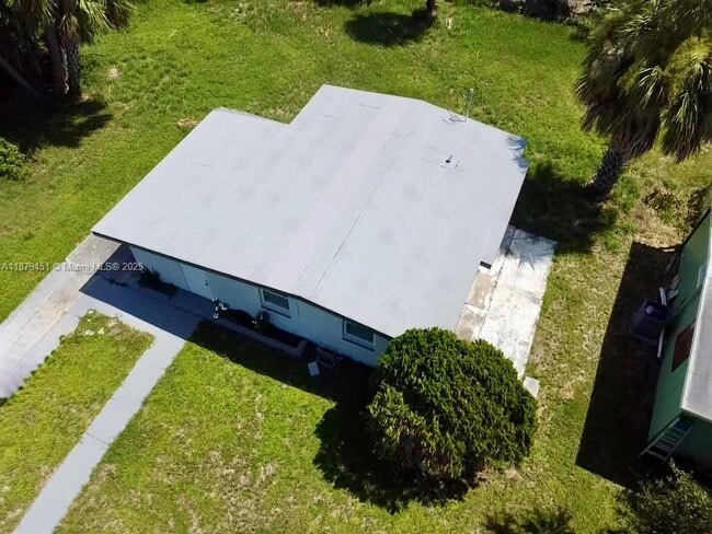 Building Photo - 3460 Normandy Dr