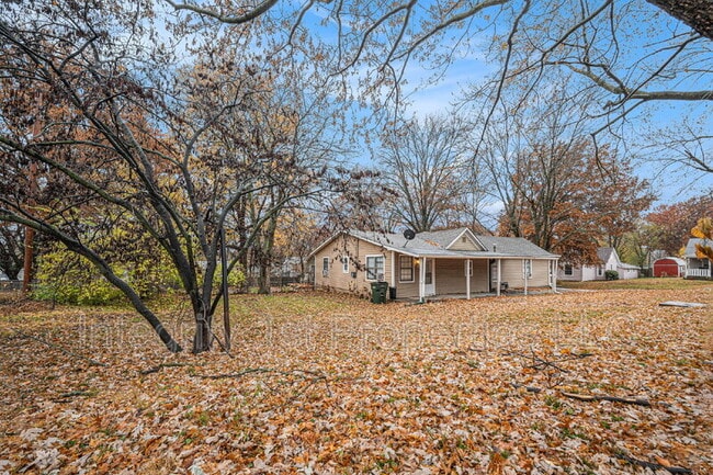 Building Photo - 618 N 11th St