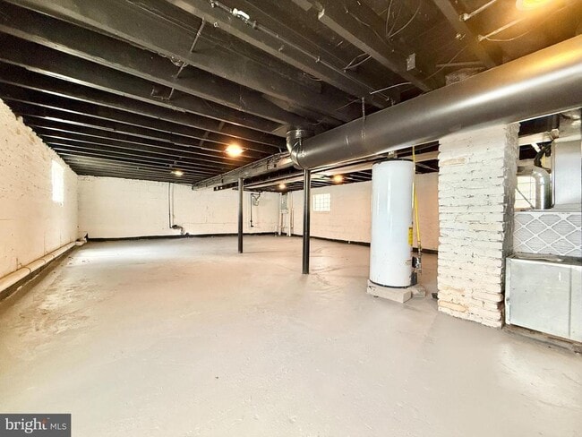 Building Photo - 2270 Mulford Ave