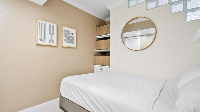 Building Photo - 3901 S Ocean Dr